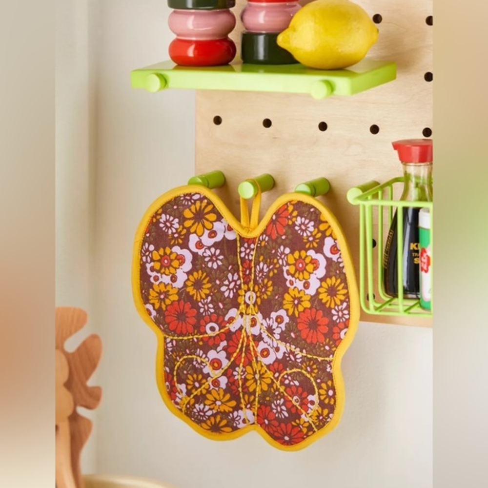 New🌟Urban Outfitters -Butterfly Potholder